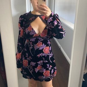 Forever 21 keyhole velvet dress